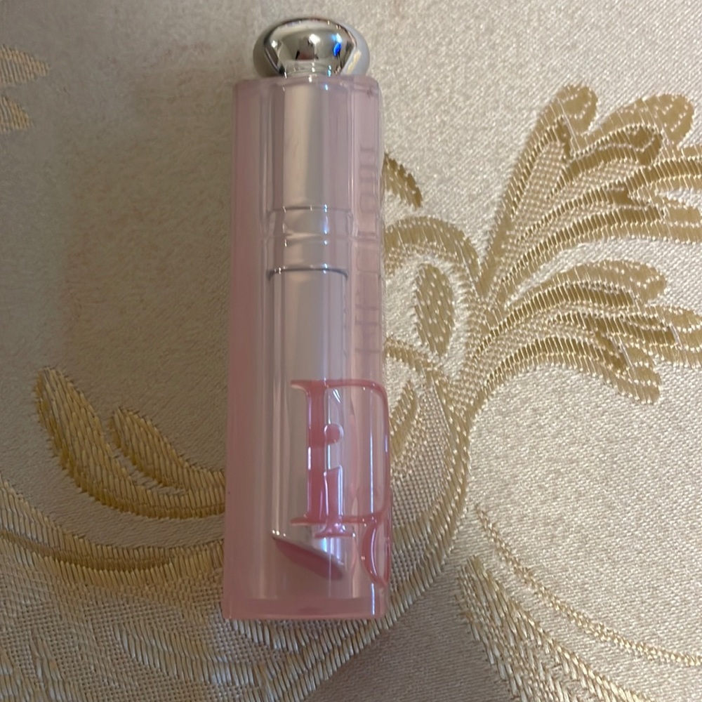 #07 DIOR ADDICT LIP GLOW
Natural glow custom color reviving lip balm